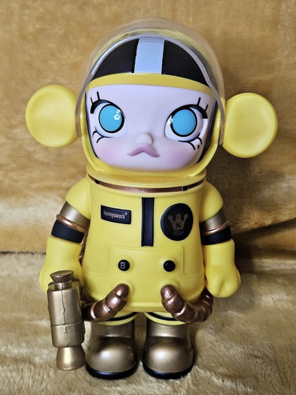 SIGNED MEGA SPACE MOLLY 2012500% BANANA LIMITED EDITION. Only 300 pcs worldwide